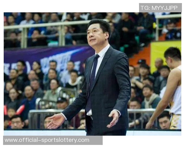 最适合男篮的教练?看看李春江当年是怎么指导队员 最适合男篮的教练?看看李春江当年是怎么指导队员