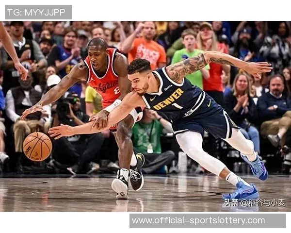 能防守还能组织！快船超级大闸的表现绝对是对得起他的工资了