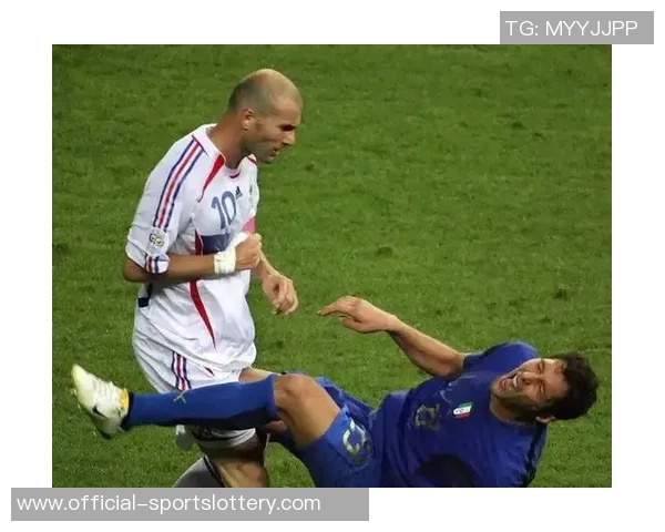 自齐达内以来，楚阿梅尼是首位为法国队累计两张红牌的球员